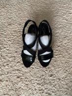 Zwarte sandalen met zebraprint sleehak maat 39, Kleding | Dames, Schoenen, Ophalen of Verzenden, Zo goed als nieuw, Zwart, Sandalen of Muiltjes