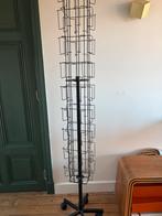 Draaiend kaartenrek op wielen - Zwart metaal, Ophalen