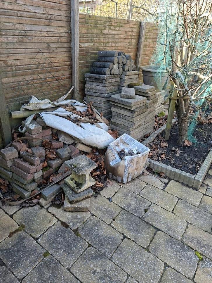 Diverse tuintegels gratis af te halen in Hoofddorp, Tuin en Terras, Tegels en Klinkers, Ophalen