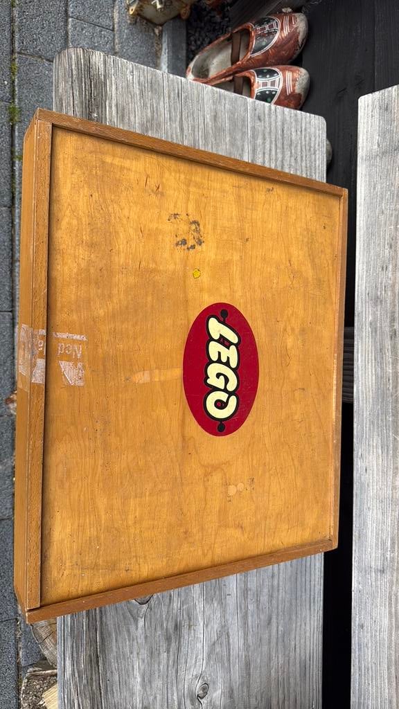 Oude gevulde lego doos, Ophalen