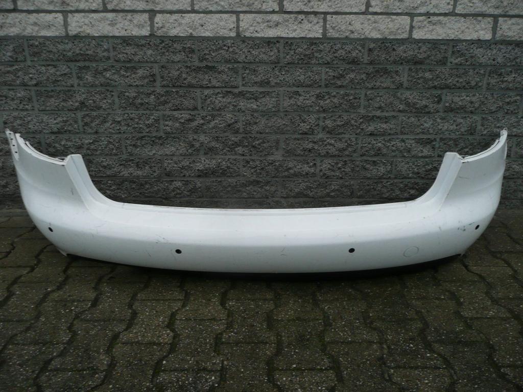 Audi A4 Bumper Achterbumper 8K9807511 PDC Gaten, Gebruikt, -, -, Achter