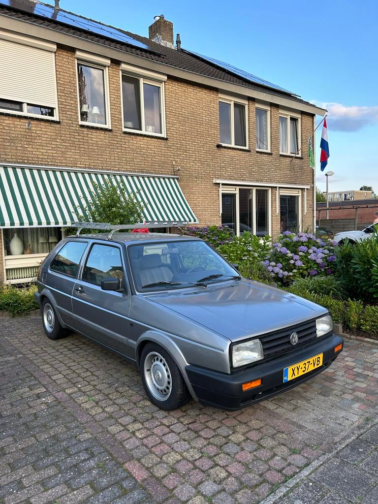 Volkswagen Golf 1.3 CL 40KW U9 1990 Grijs, Auto-onderdelen, Ophalen, Nieuw, Bumper, Volkswagen