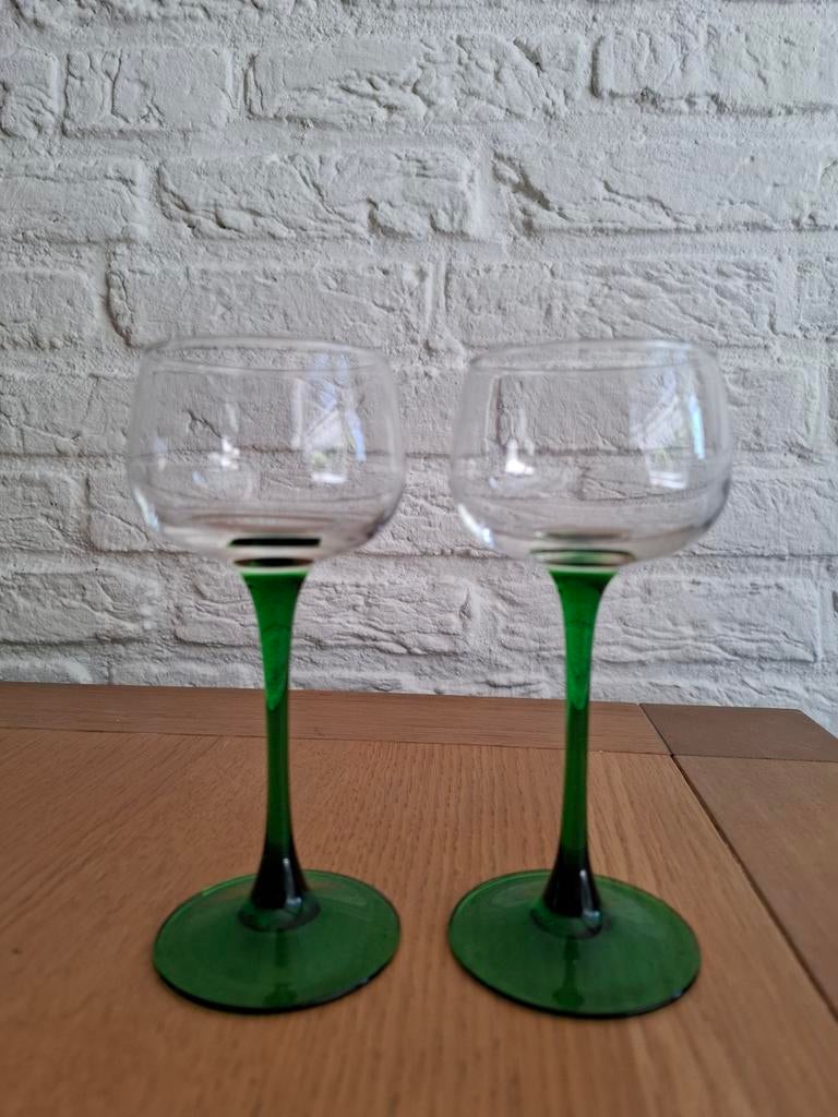 Set van 2 vintage Luminarc France (witte) wijn glazen., Ophalen of Verzenden, Zo goed als nieuw