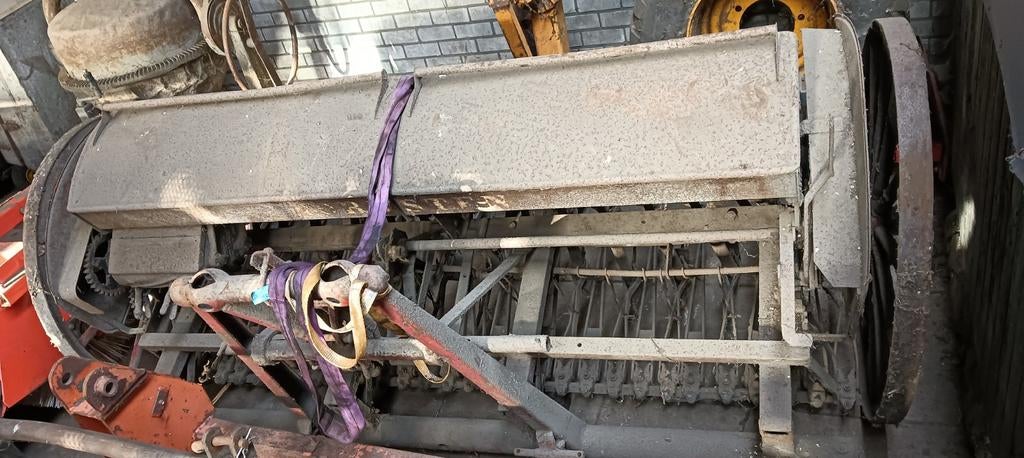 gras zaaimachine, Ophalen, Vee