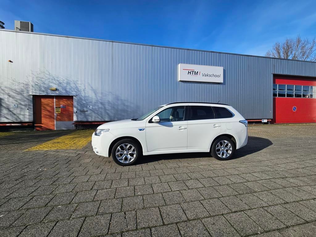 Mitsubishi Outlander 2.0 Dohc Mivec Phev 203pk 4WD CVT 5P, Auto's, 1998 cc, Outlander, Zwart, 4 cilinders