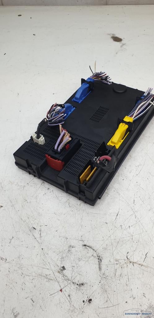 UCH zekeringkast Avantime Renault 6025410528 voetenruimte pa, Auto-onderdelen, Elektronica en Kabels, Renault Group, Gebruikt