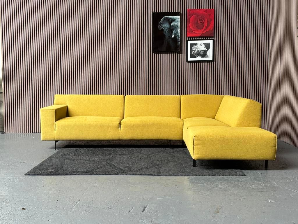 GRATIS LEVERING Hoekbank Jamé Geel 295x205 GEREINIGD, Huis en Inrichting, Banken | Bankstellen, 250 tot 300 cm, Hoekbank, Ophalen of Verzenden
