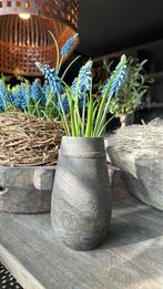 Vaasje met 5 blauwe druifjes, Ophalen of Verzenden