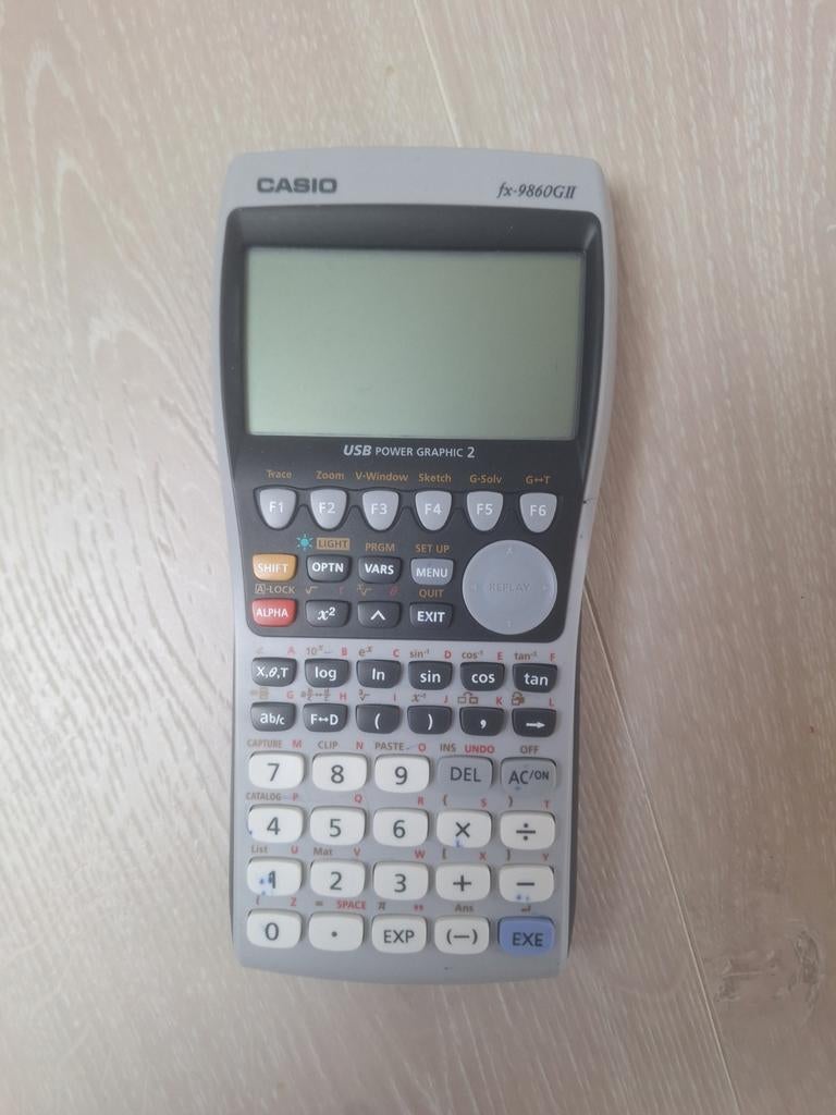 Grafische rekenmachine casio fx-9860GII, Diversen, Schoolbenodigdheden, Ophalen of Verzenden, Zo goed als nieuw
