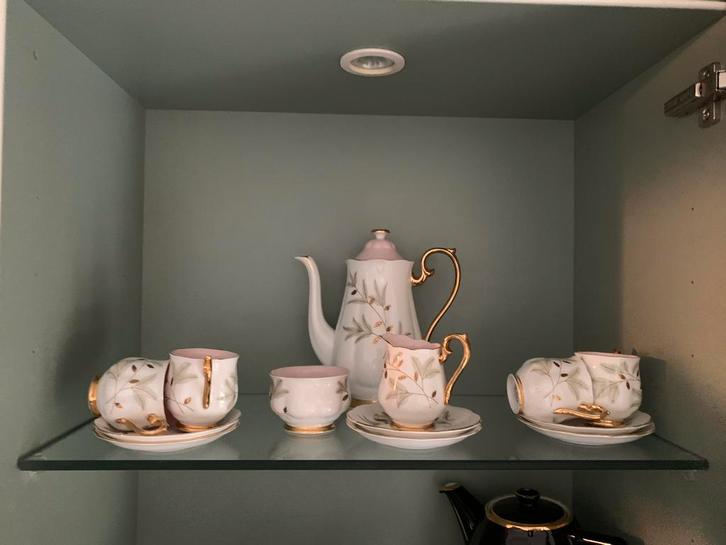 Royal Albert Braemar theeset, gemaakt van Engels porselein, Antiek en Kunst, Antiek | Servies compleet, Ophalen of Verzenden