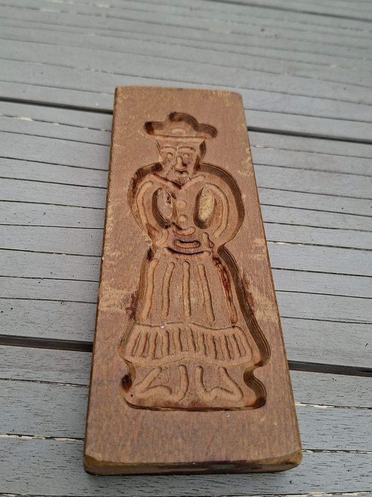 Antieke houten speculaasplank - Handgestoken figuur 19cm, Ophalen of Verzenden