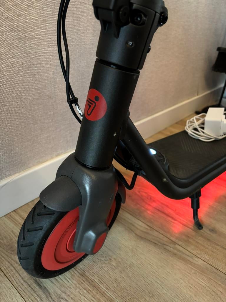 Elektrische step Segway z.g.a.n., Fietsen en Brommers, Steps, Ophalen, Zo goed als nieuw, Elektrische step (E-scooter)