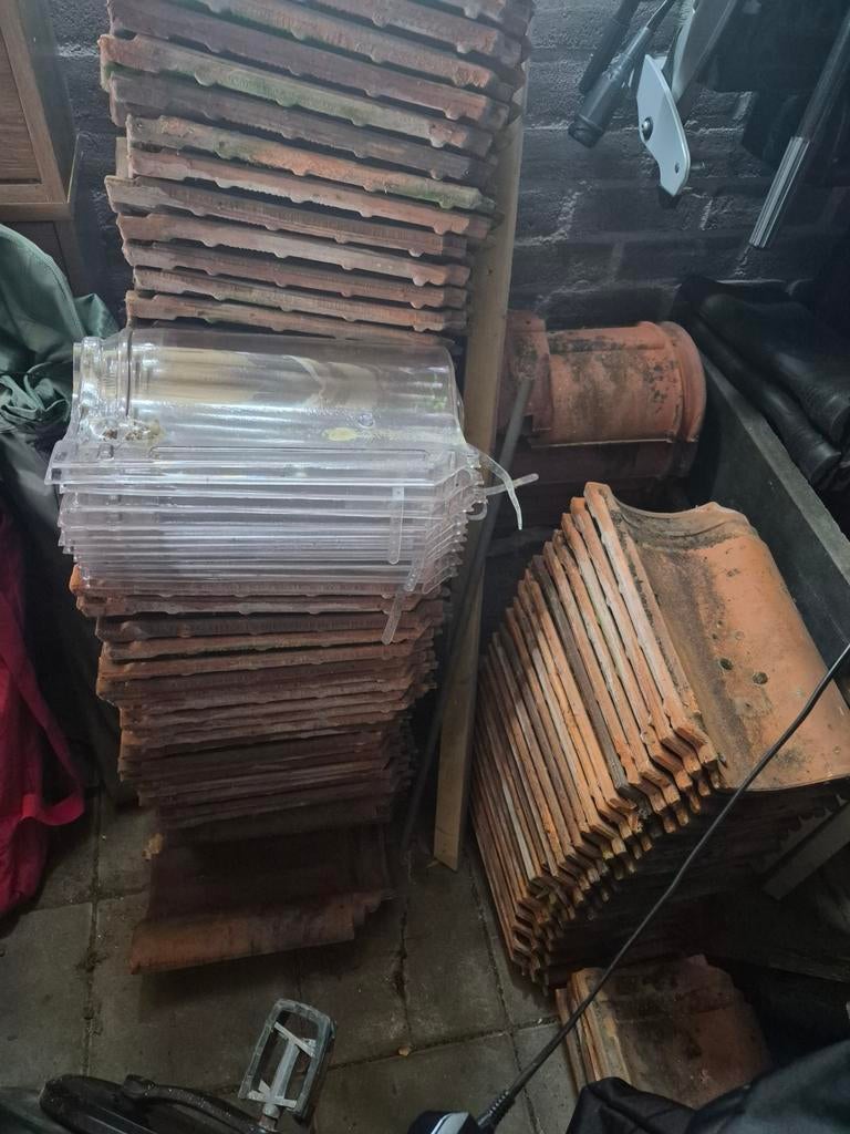 Rode dakpannen + nokpannen, incl. doorzichtige pannen, Ophalen