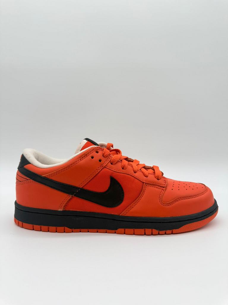 Nike SB Dunk Low Holland maat 42,5, Ophalen of Verzenden, Zo goed als nieuw, Overige kleuren, Sneakers of Gympen