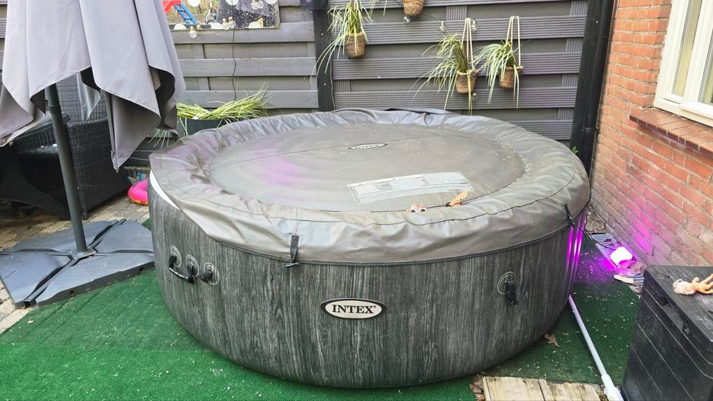 Intex PureSpa Opblaasbare Jacuzzi met Accessoires, Ophalen, Zo goed als nieuw, Filter, Opblaasbaar