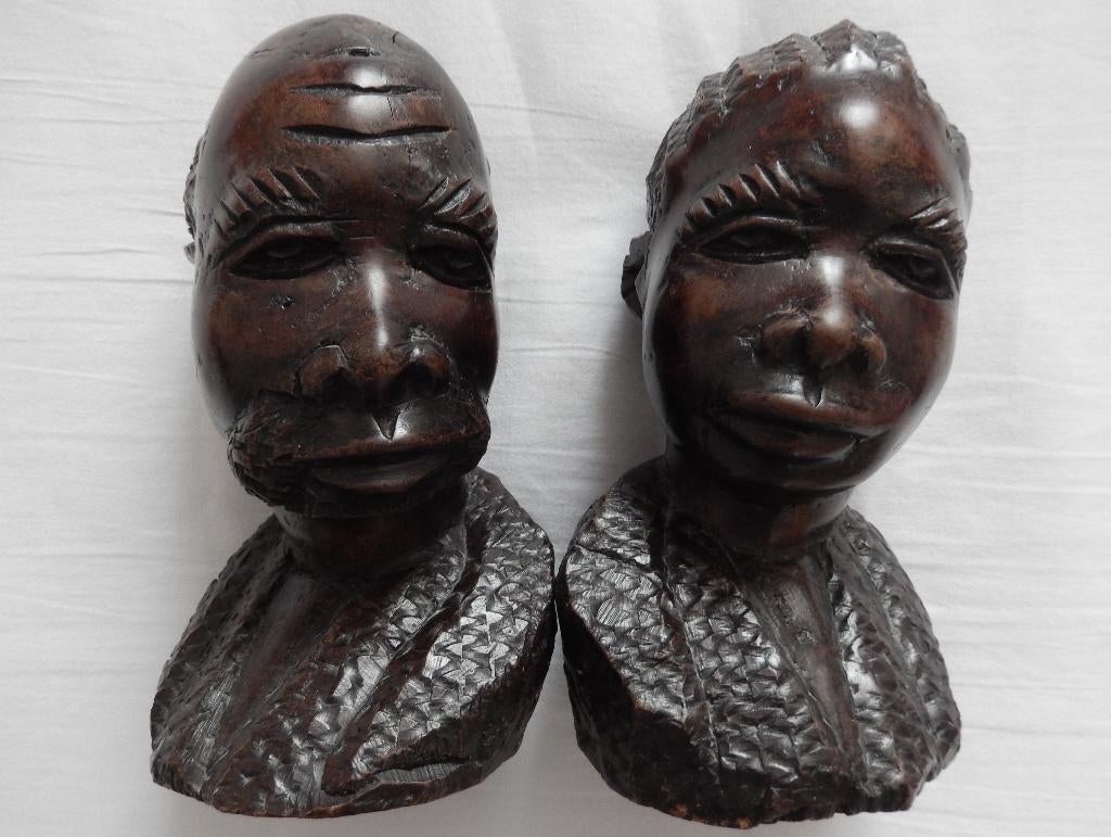 2 Vintage Afrikaanse  bustes van zwaar ebbenhout., Ophalen of Verzenden
