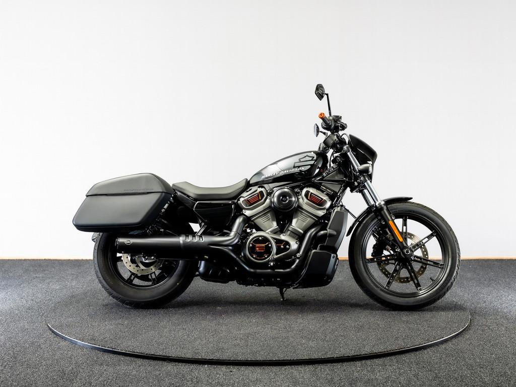 Harley-Davidson RH975 Vivid Black (bj 2022), Motoren, Motoren | Harley-Davidson, Bedrijf, Overig, Laan van Vredenoord 33
2289 DA  Rijswijk ZH, NL
