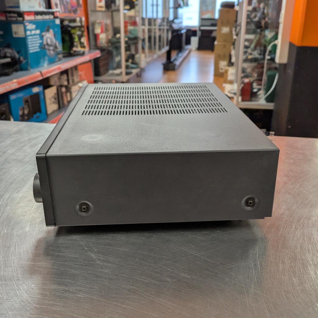 NAD C 320BEE Stereo geïntegreerde versterker, NAD, Zo goed als nieuw, Info@nadelectronics.com, NAD Electronics
633 Granite Court
Pickering, Ontario L1W 3K1
Canada