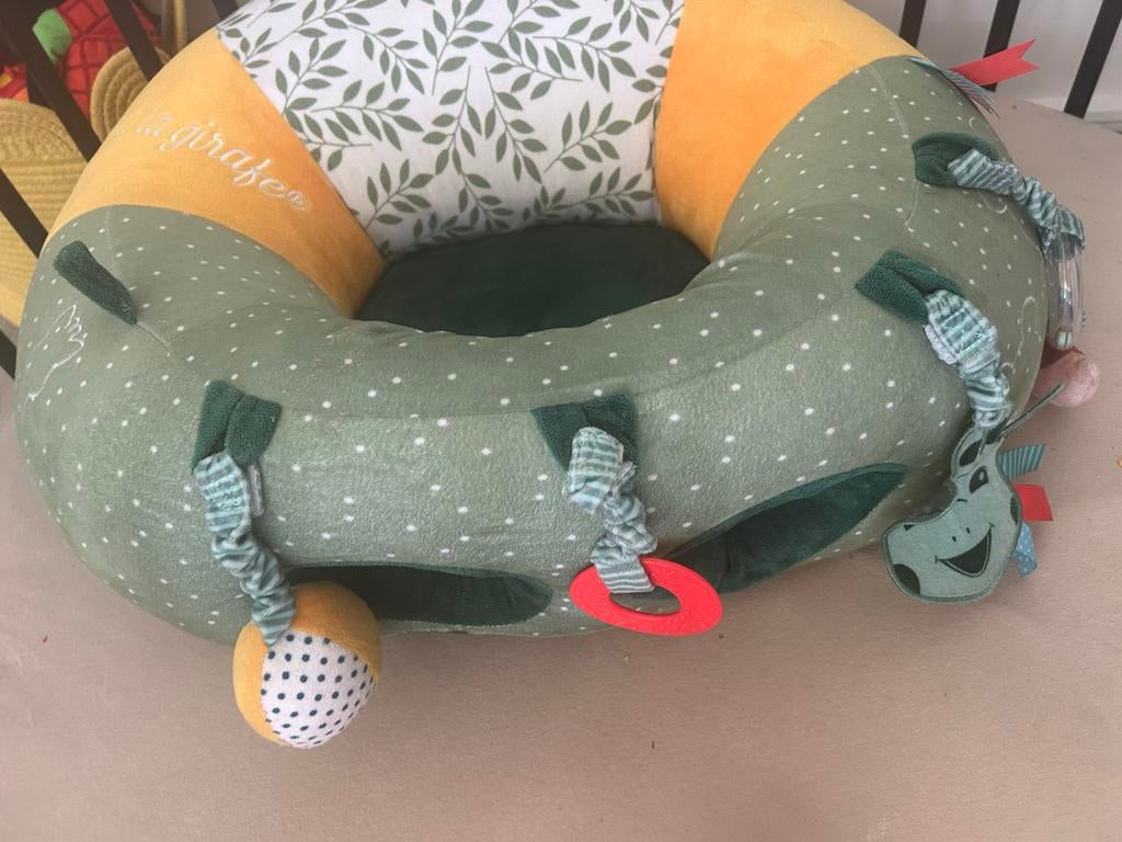 Baby zitkussen met speeltjes - Sophie la girafe, Ophalen of Verzenden, Zo goed als nieuw, Overige typen