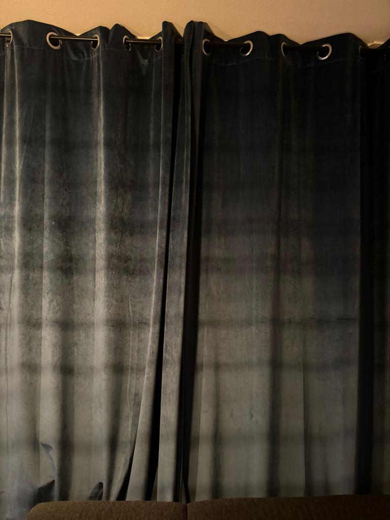 Grijsblauwe Velours Verduisterende Gordijnen met Ringen (4, Huis en Inrichting, Ophalen, Luxe, Zo goed als nieuw, 200 cm of meer