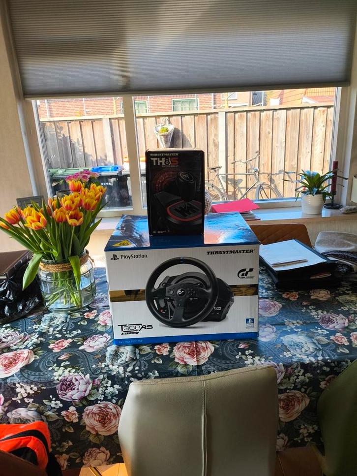 Thrustmaster T300 RS GT Edition + TH8S Shifter, Spelcomputers en Games, Spelcomputers | Sony PlayStation Consoles | Accessoires