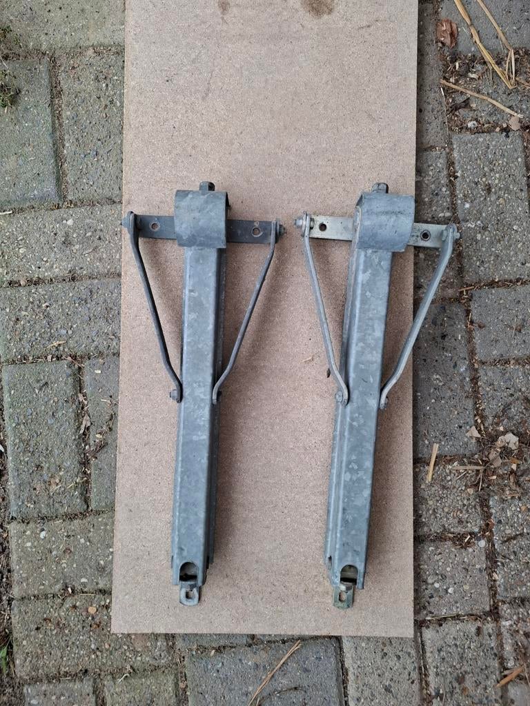 2 uitdraaisteunen caravan, Ophalen of Verzenden