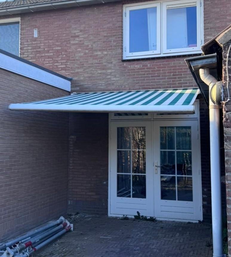 Zonnescherm 300 x 250 cm, Ophalen, Gebruikt, Elektrisch, 150 tot 300 cm