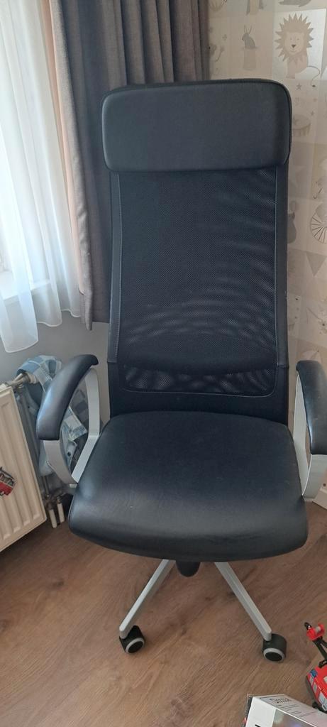 Ikea bureaustoel, zwart leer, Huis en Inrichting, Bureaustoelen, Zo goed als nieuw, Zwart, Ophalen of Verzenden