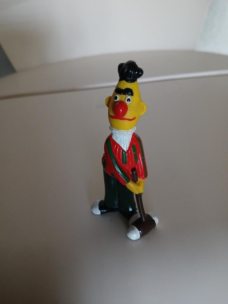 Sesamstraat Bert met Hockey stick poppetje, Verzamelen, Ophalen of Verzenden, Zo goed als nieuw