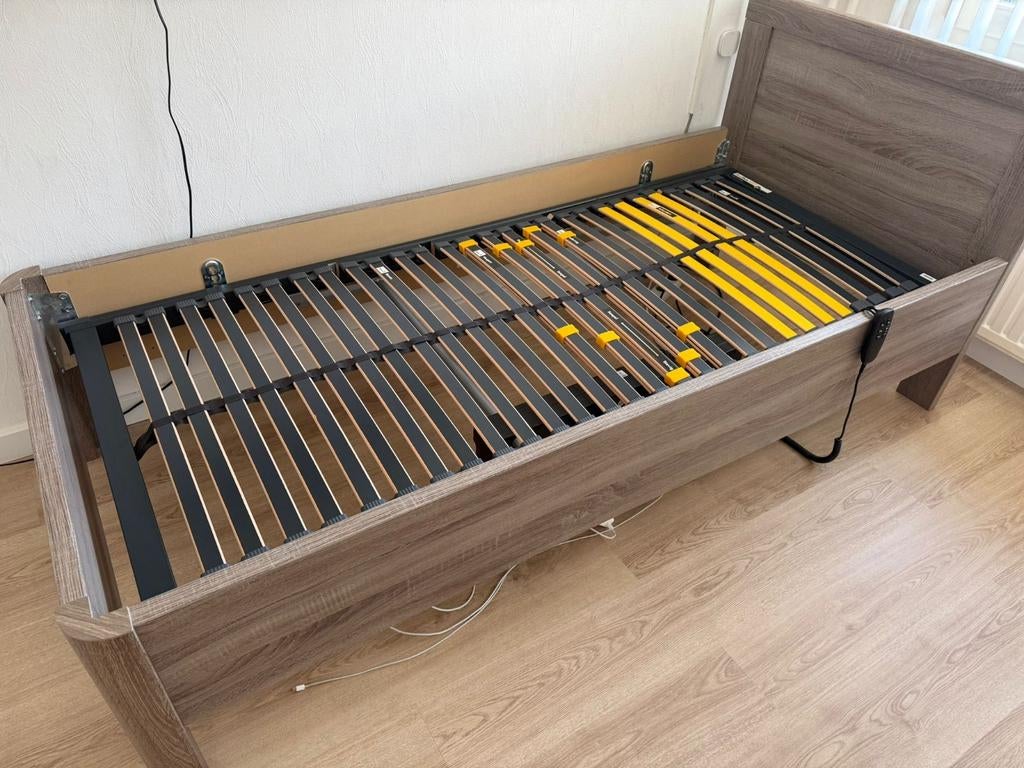 Eenpersoonsbed/seniorenbed, Ophalen, Eenpersoons, Hout, 90 cm
