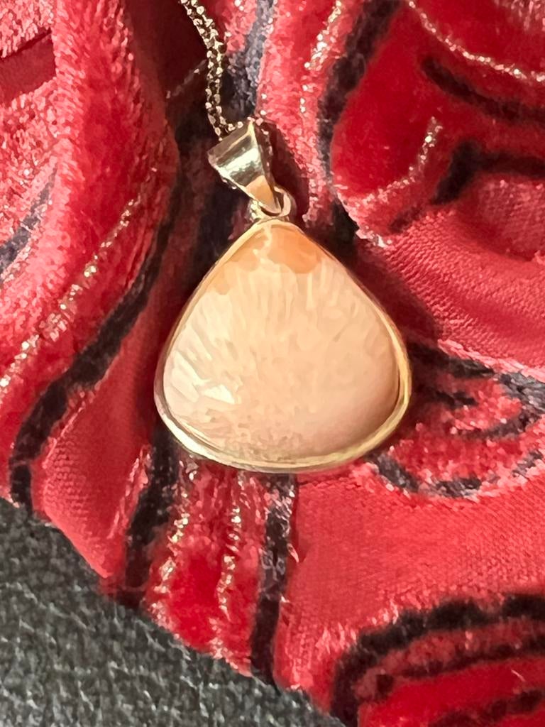 Scoleciet hanger innerlijke vrede inzicht uniek zeldzaam, Nieuw, Ophalen of Verzenden, Roze, Met edelsteen