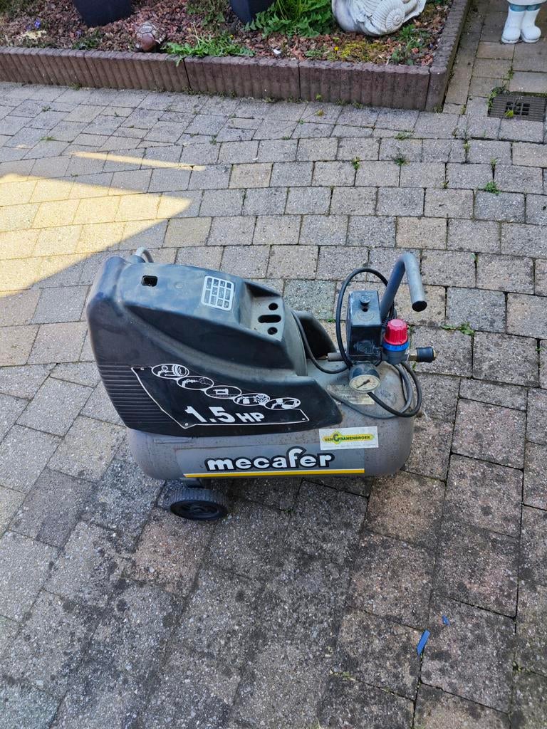 VOOR ONDERDELEN COMPRESSOR 24LT 8 BAR, Doe-het-zelf en Verbouw, Compressors, Ophalen, Gebruikt, 6 tot 10 bar, Minder dan 200 liter/min