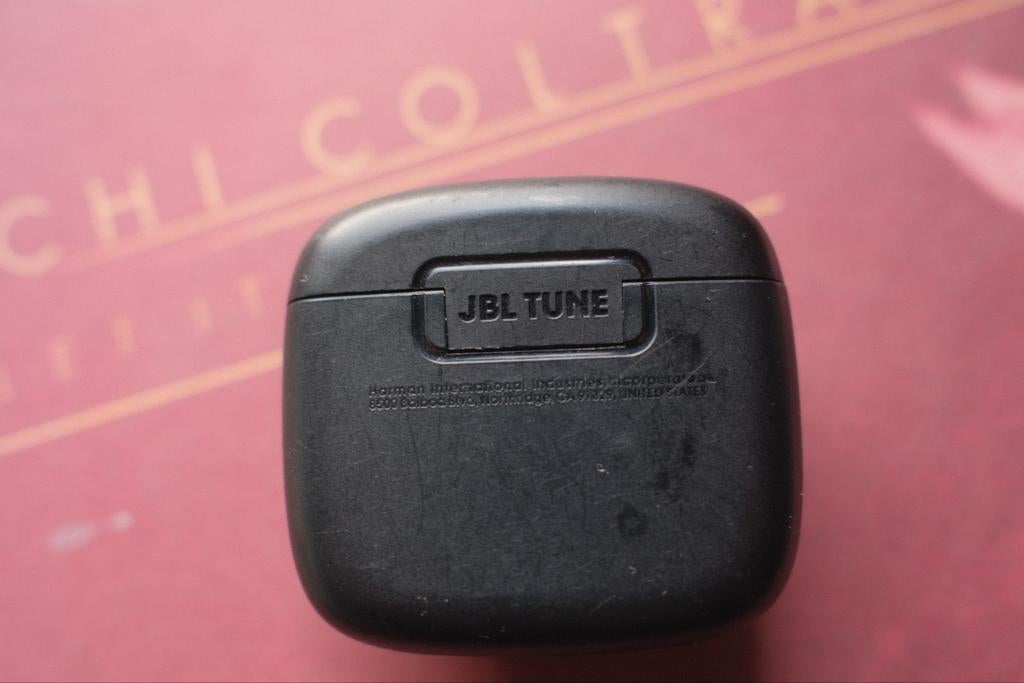 JBL Tune oplaadcase (zonder oortjes), Ophalen, Gebruikt, Overige merken