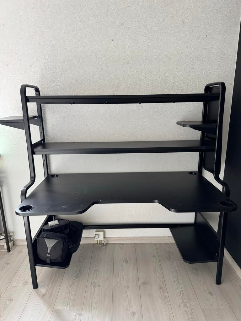 Zwart bureau met schappen, Ophalen, Gebruikt, Bureau-kast combinatie, Opbergruimte