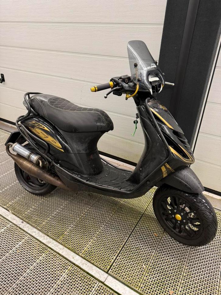 Piaggio zip 172cc A1 DD, Fietsen en Brommers, Scooters | Piaggio, Zo goed als nieuw, Zip, Benzine, Ophalen of Verzenden
