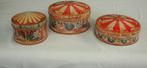 3 Prachtig vintage  blik trommel Carrousel wv 1 Churchill's, Verzamelen, Blikken, Ophalen of Verzenden, Overige, Overige merken