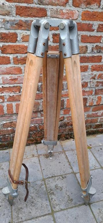 Vintage houten statief/ industriële tripod/ driepikkel beschikbaar voor biedingen