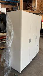 Kledingkast Varia 3-deurs | Wit | 175x146x50, Huis en Inrichting, Kasten | Kledingkasten, Ophalen, Overige materialen, 150 tot 200 cm