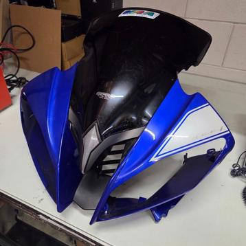 Topkuip Yamaha R6 blauw paars 2008-2017 met zwarte MRA ruit beschikbaar voor biedingen