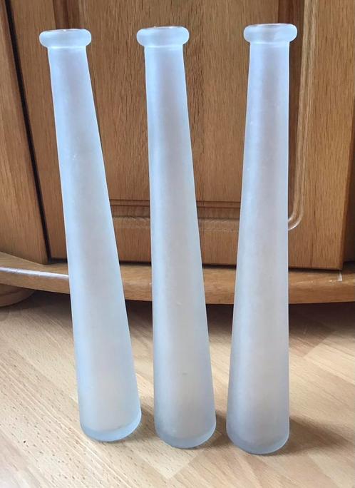 3 mat glazen bloemenvaasjes 32 cm hoog, Huis en Inrichting, Woonaccessoires | Vazen, Zo goed als nieuw, Overige kleuren, Minder dan 50 cm