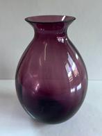Vintage mondgeblazen vaasje in amethyst kleur, Ophalen