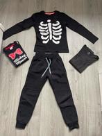 Setje 4 stuks kleding oa zwarte skelet longsleeve mt 110-116, Ophalen of Verzenden, Zo goed als nieuw, 110 t/m 116, Jongen