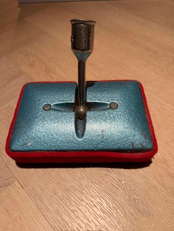 BOENBLOK VOOR DE VLOER. beschikbaar voor biedingen