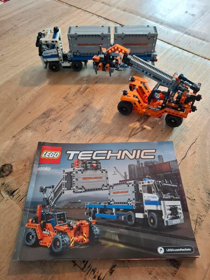 Lego Technic 42062 Container Transport, Kinderen en Baby's, Speelgoed | Duplo en Lego, Zo goed als nieuw, Lego, Complete set, Ophalen