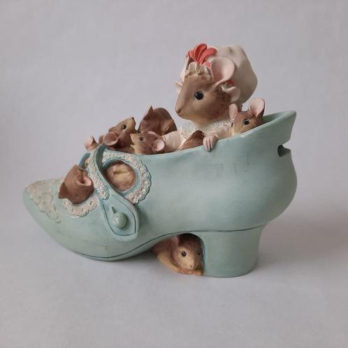 spaarpot Beatrix Potter The old lady who lived in a shoe, Verzamelen, Spaarpotten, Zo goed als nieuw, Dier, Steen, Aardewerk of Keramiek