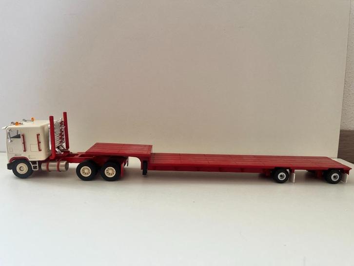Freightliner met rode traler van Conrad, Hobby en Vrije tijd, Modelauto's | 1:50, Gebruikt, Bus of Vrachtwagen, Conrad, Ophalen of Verzenden