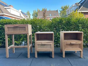 Houten Make-up Tafel & Nachtkastjes Set beschikbaar voor biedingen