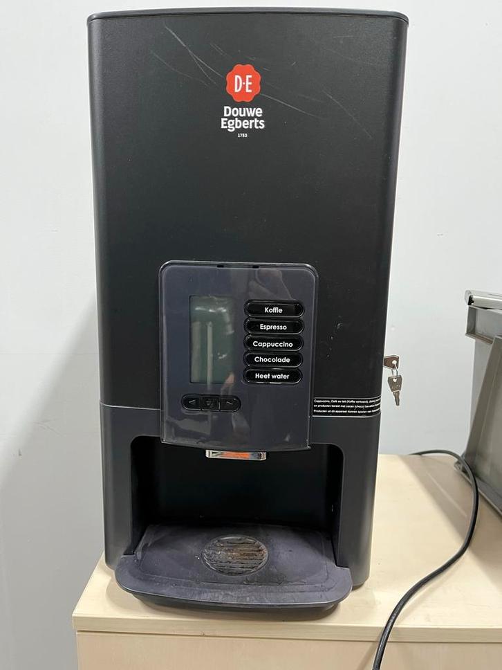 Douwe Egberts Koffiemachine defect, Witgoed en Apparatuur, Koffiezetapparaten, Gebruikt, Koffiemachine, 10 kopjes of meer, Ophalen