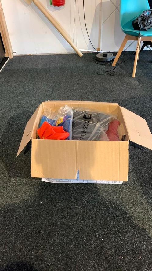 Partij nieuwe kleding in verpakking, Diversen, Rommelmarktspullen, Nieuw, Ophalen of Verzenden