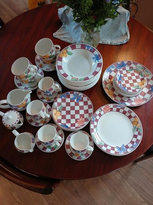 Compleet servies Johnson Bros, Huis en Inrichting, Keuken | Servies, Zo goed als nieuw, Compleet servies, Overige stijlen, Porselein